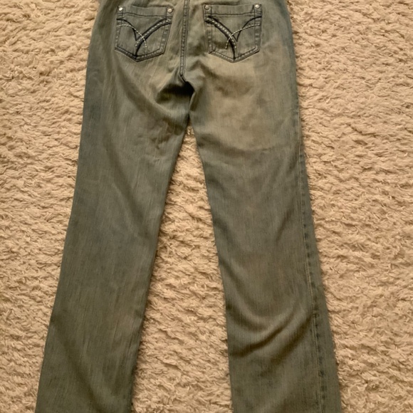 BEAU.  STRAIGHT LEG JEANS - Picture 4 of 4